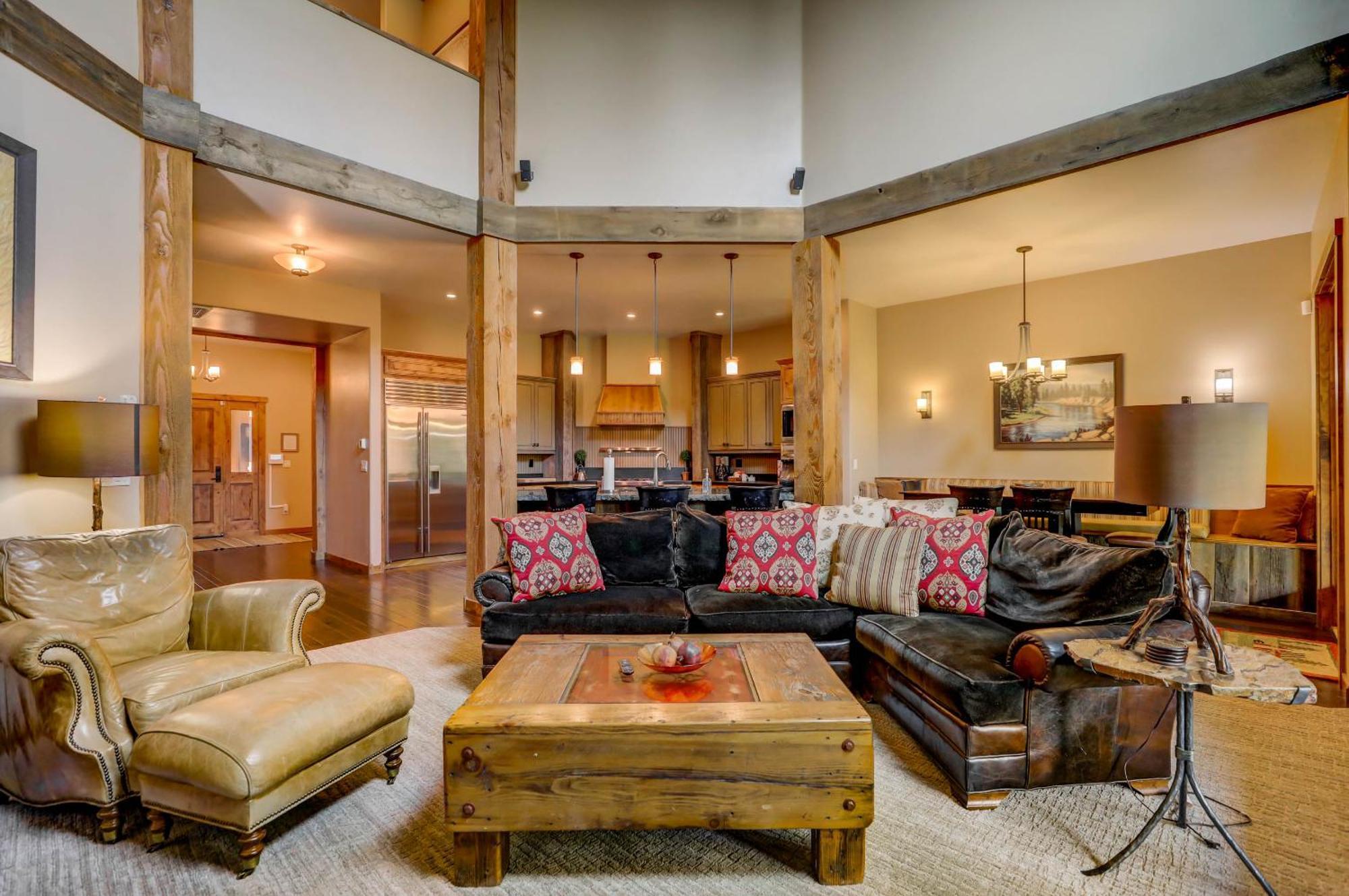 Red Tail On The River By Casago Mccall - Donerightmanagement McCall Exterior foto