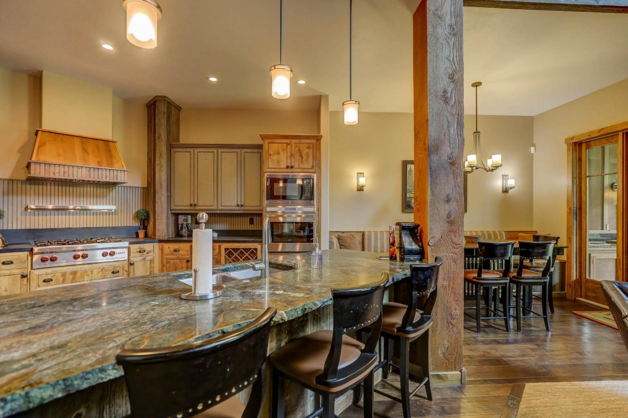 Red Tail On The River By Casago Mccall - Donerightmanagement McCall Exterior foto