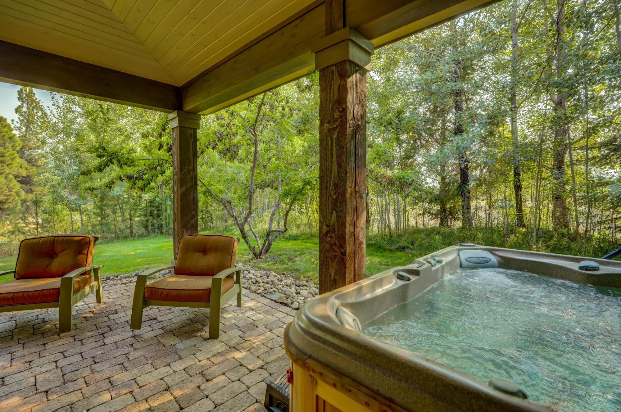 Red Tail On The River By Casago Mccall - Donerightmanagement McCall Exterior foto