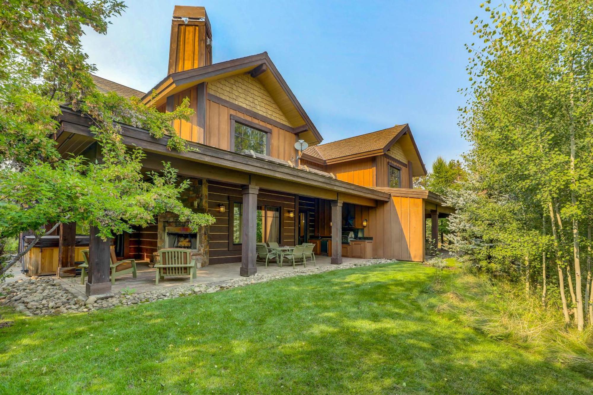 Red Tail On The River By Casago Mccall - Donerightmanagement McCall Exterior foto