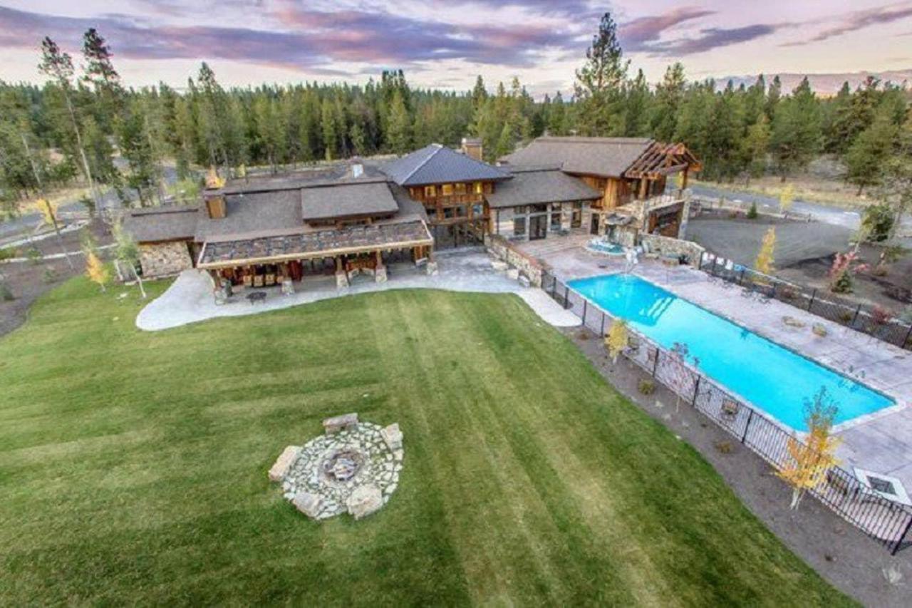 Red Tail On The River By Casago Mccall - Donerightmanagement McCall Exterior foto
